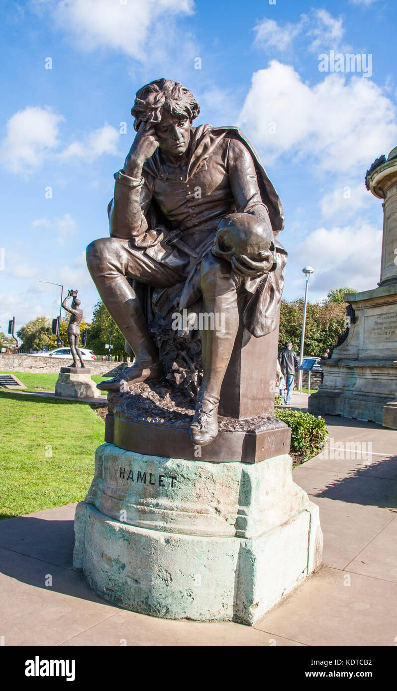 Eine Statue des Hamlets in Bancroft Gardens, Stratford-upon-Avon, England, Großbritannien Stockfoto