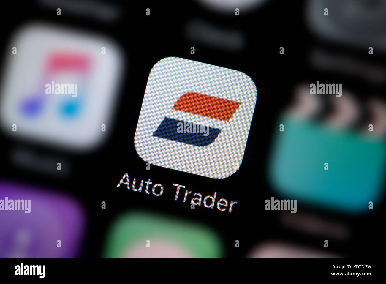 Eine Nahaufnahme der Logo für die Auto Trader app Symbol, wie auf dem Bildschirm eines Smartphones (nur redaktionelle Nutzung) Stockfoto