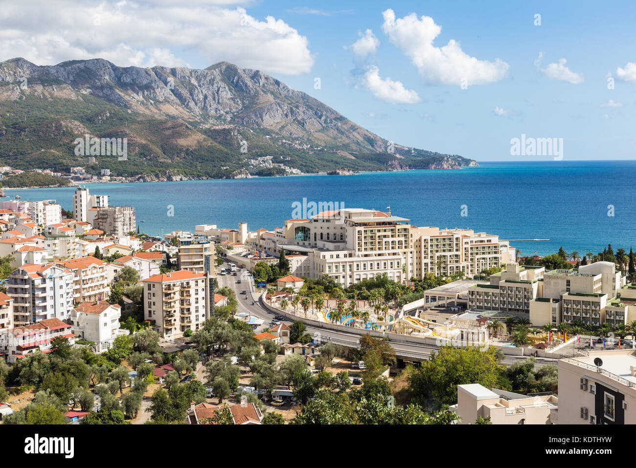 Budva ist ein beliebter Ferienort an der Adria auf dem Balkan in Montenegro Stockfoto