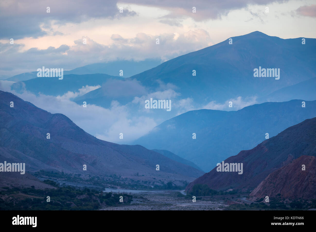 Dämmerung in der Quebrada de humahuacha Nr maimara, Provinz Jujuy, Argentinien Stockfoto