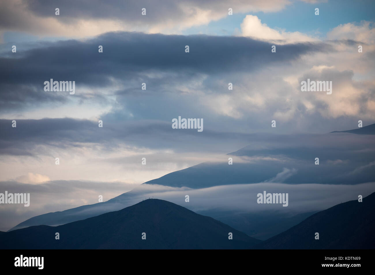 Dämmerung in der Quebrada de humahuacha Nr maimara, Provinz Jujuy, Argentinien Stockfoto