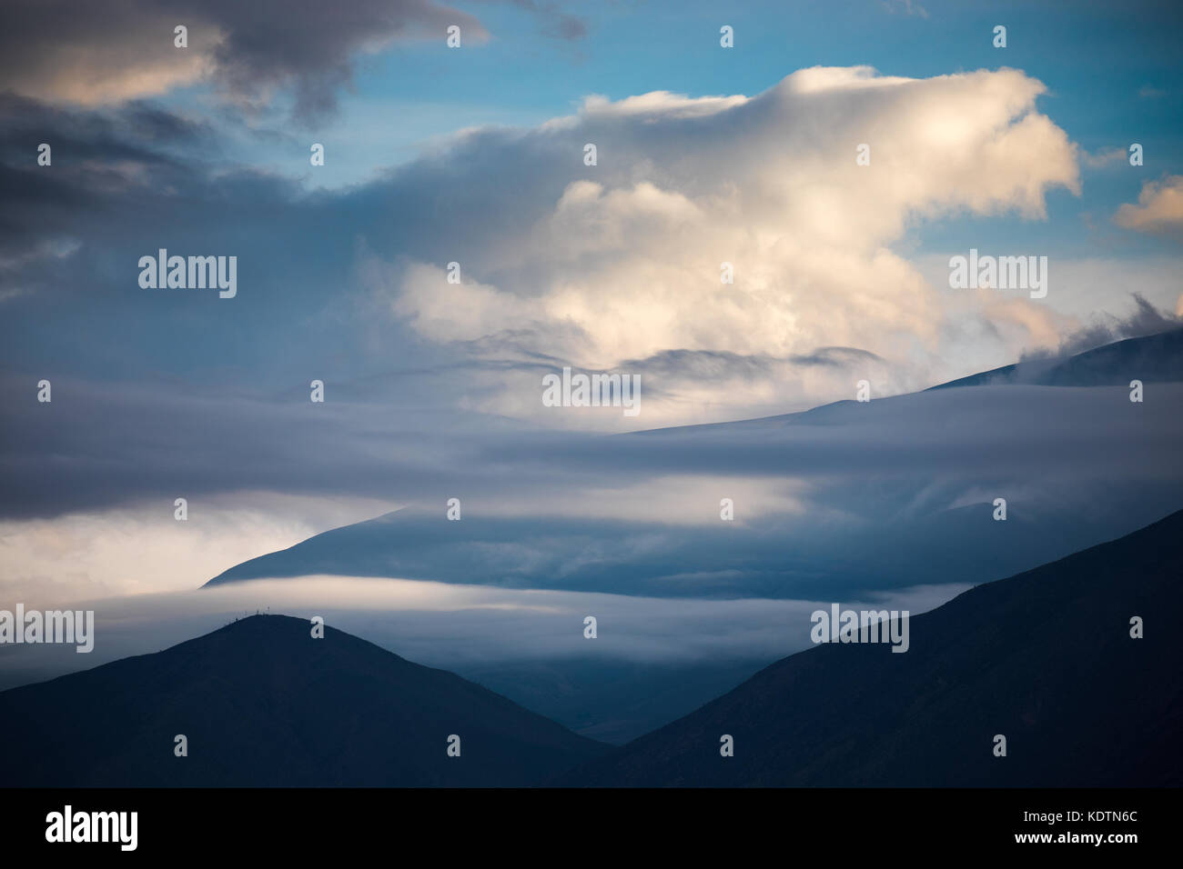 Dämmerung in der Quebrada de humahuacha Nr maimara, Provinz Jujuy, Argentinien Stockfoto