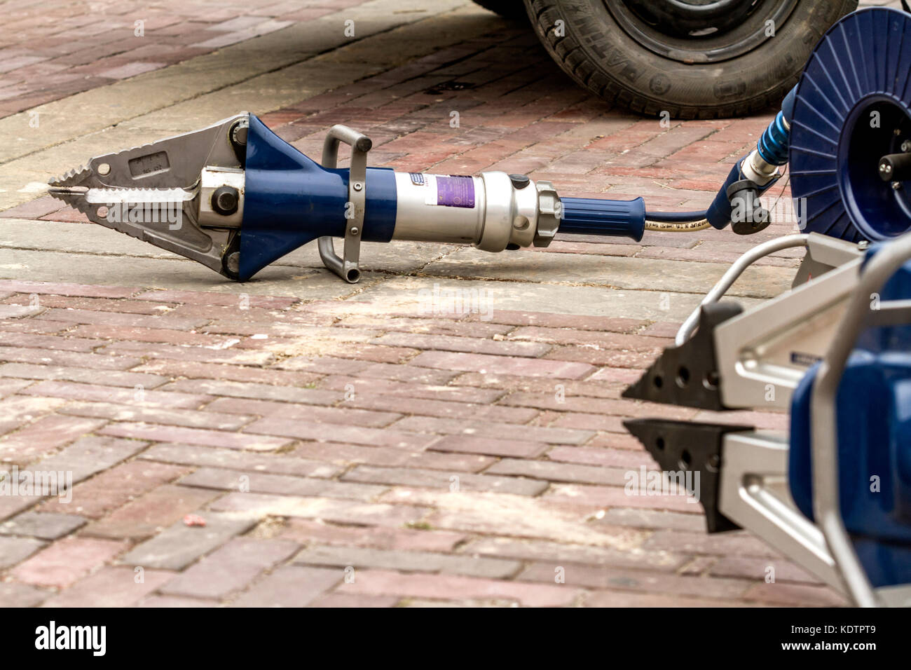 Zamosc/Polen - August 13,2017: hydraulische Leistung Rescue Tool für cuuting Autos nach Unfällen. Stockfoto