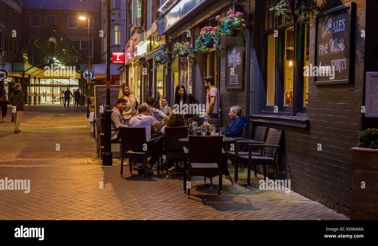 Northampton Town Center während des Abends im Oktober. Stockfoto
