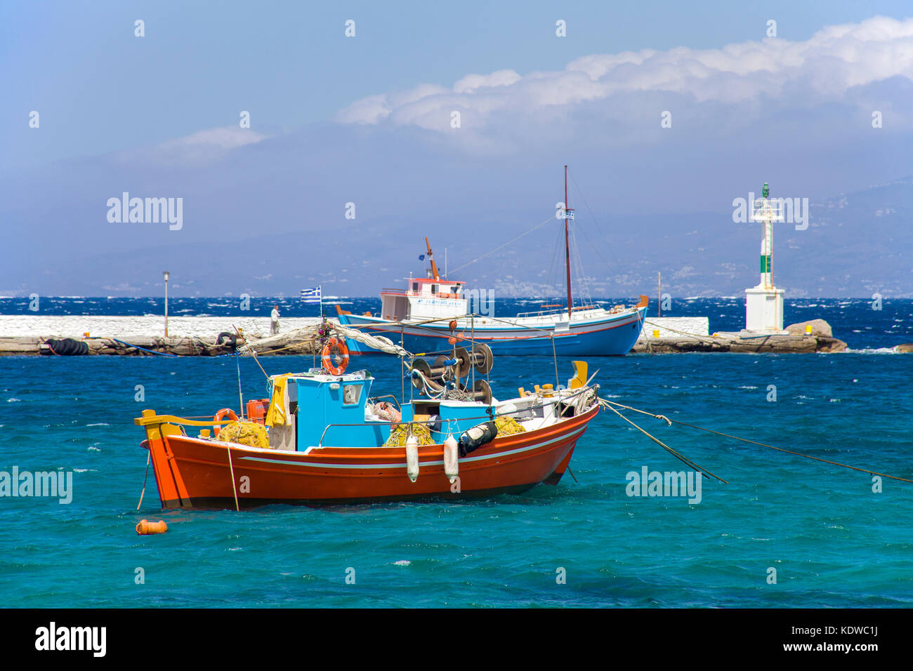 Fischerboote im alten Hafen von Mykonos-Stadt, Mykonos, Kykladen, aegaeis, Griechenland, Mittelmeer, Europa | Fischerboote am alten Hafen von Myko Stockfoto