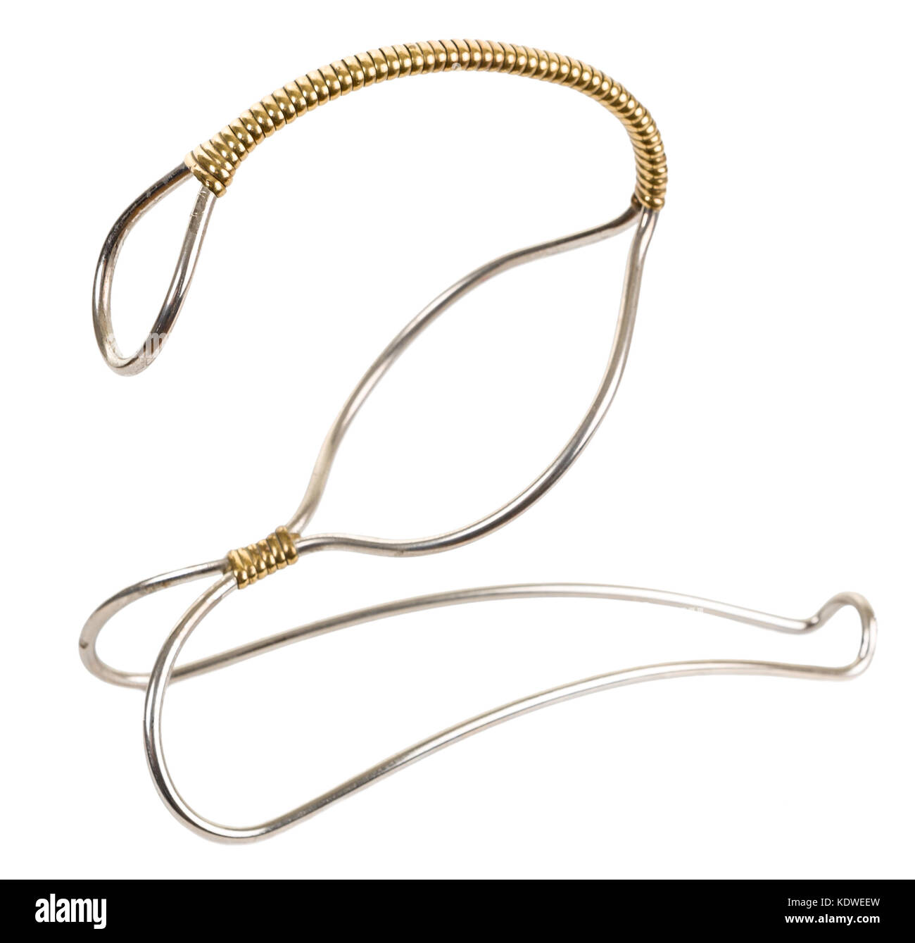 Alte Klassiker stilvoll eleganten Silber Edelstahl Weinflaschenhalter auf weißem Hintergrund isoliert Model Release: Nein Property Release: Nein. Stockfoto