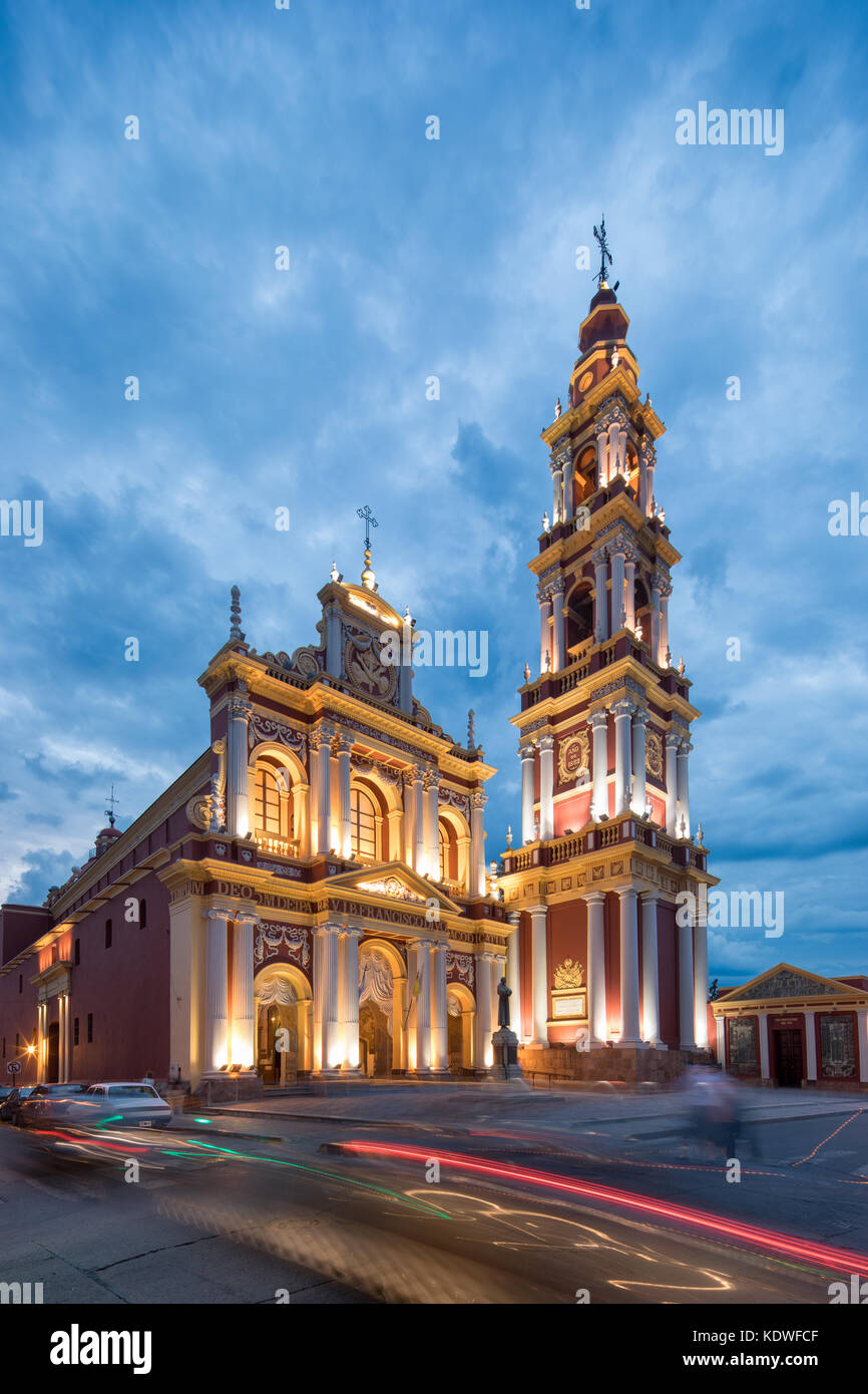 Iglesia San Francisco De Asis in der Dämmerung, Salta, Argentinien Stockfoto