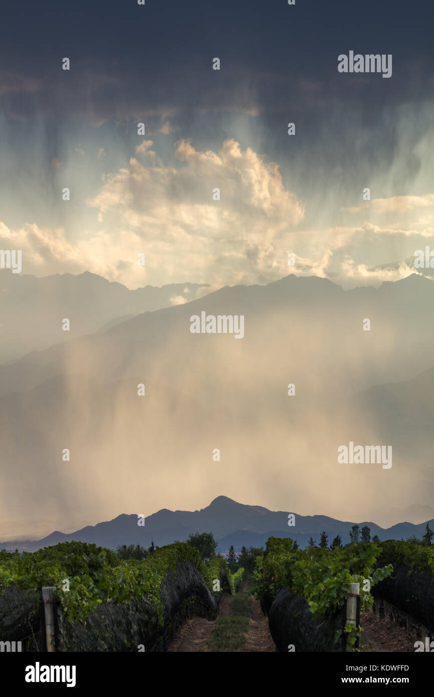 Duschen über die Anden von der Uco Tal nr Tupungato, Mendoza, Provinz, Argentinien Stockfoto