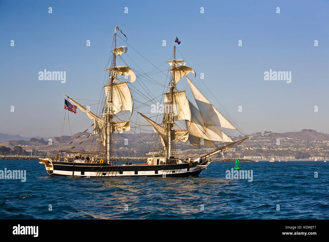 Tall Ship pilgrim Segel aus Dana Point, ca Usa. der Pilger eine Segelyacht brig war (180 Tonnen, 86,5 m lang) in den Kalifornien engagiert verstecken Handel Der Stockfoto
