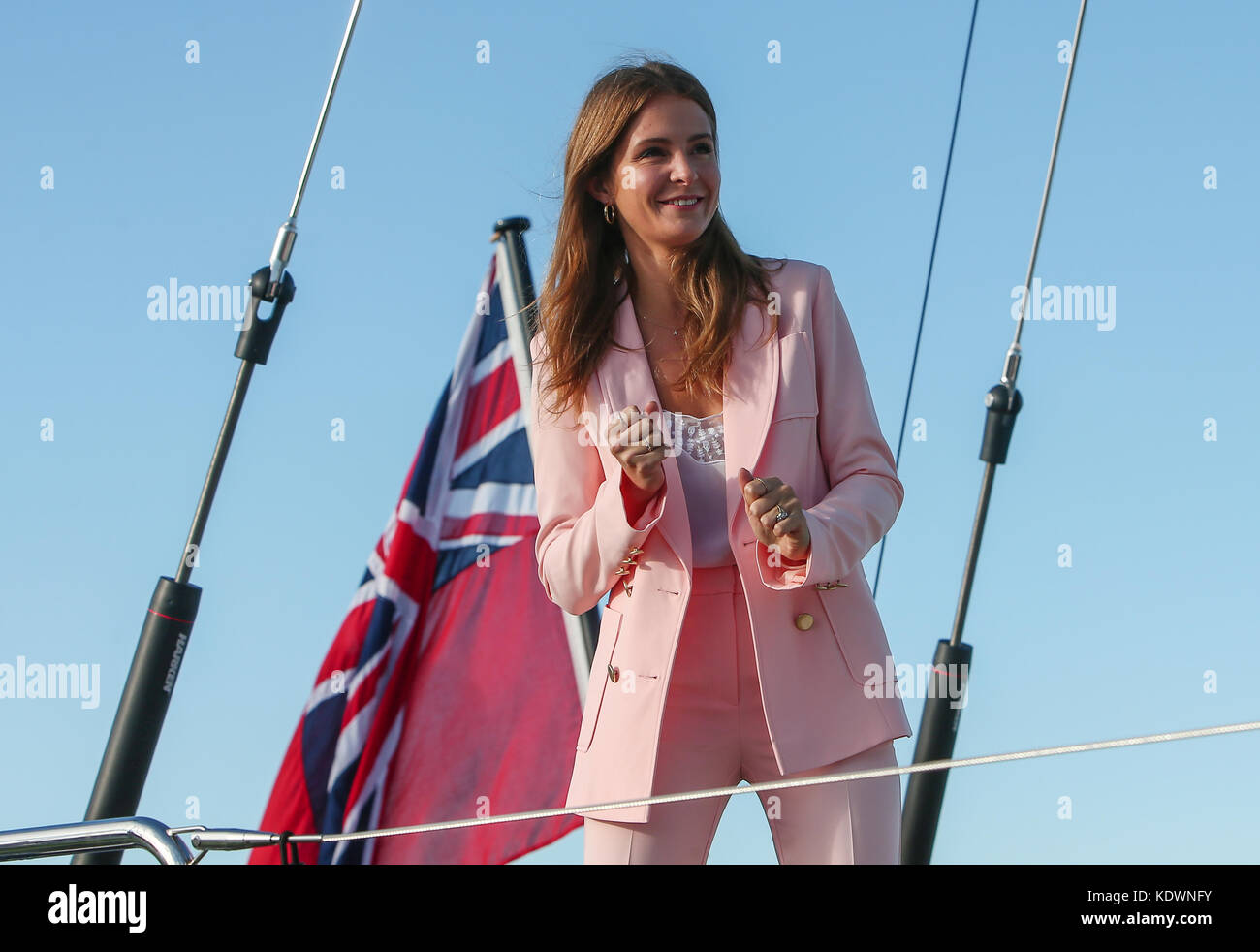 Millie Mackintosh besucht einen Fotoauftrag bei theyachtmarket.com