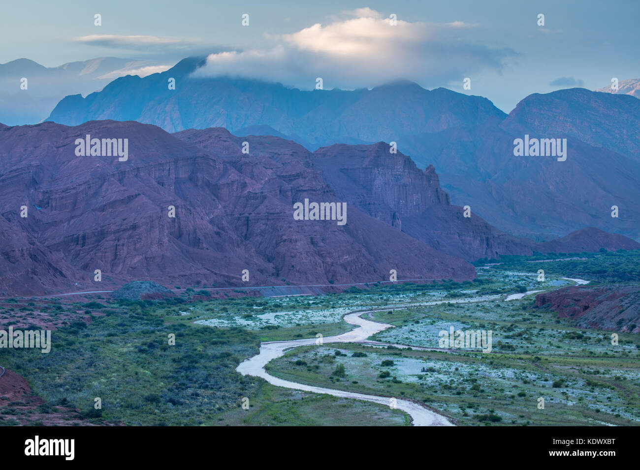Die Quebrada de la Conches vom Mirador Tres Cruces in Valles Calchaquies, Provinz Salta, Argentinien Stockfoto