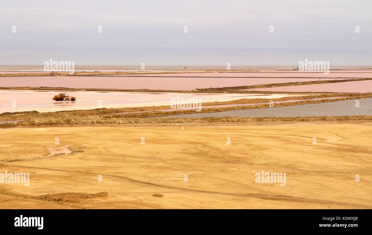 Salze Wohnungen in der Nähe von Walvis Bay, Namibia. Bild aus einem nahe gelegenen Dünen. Stockfoto