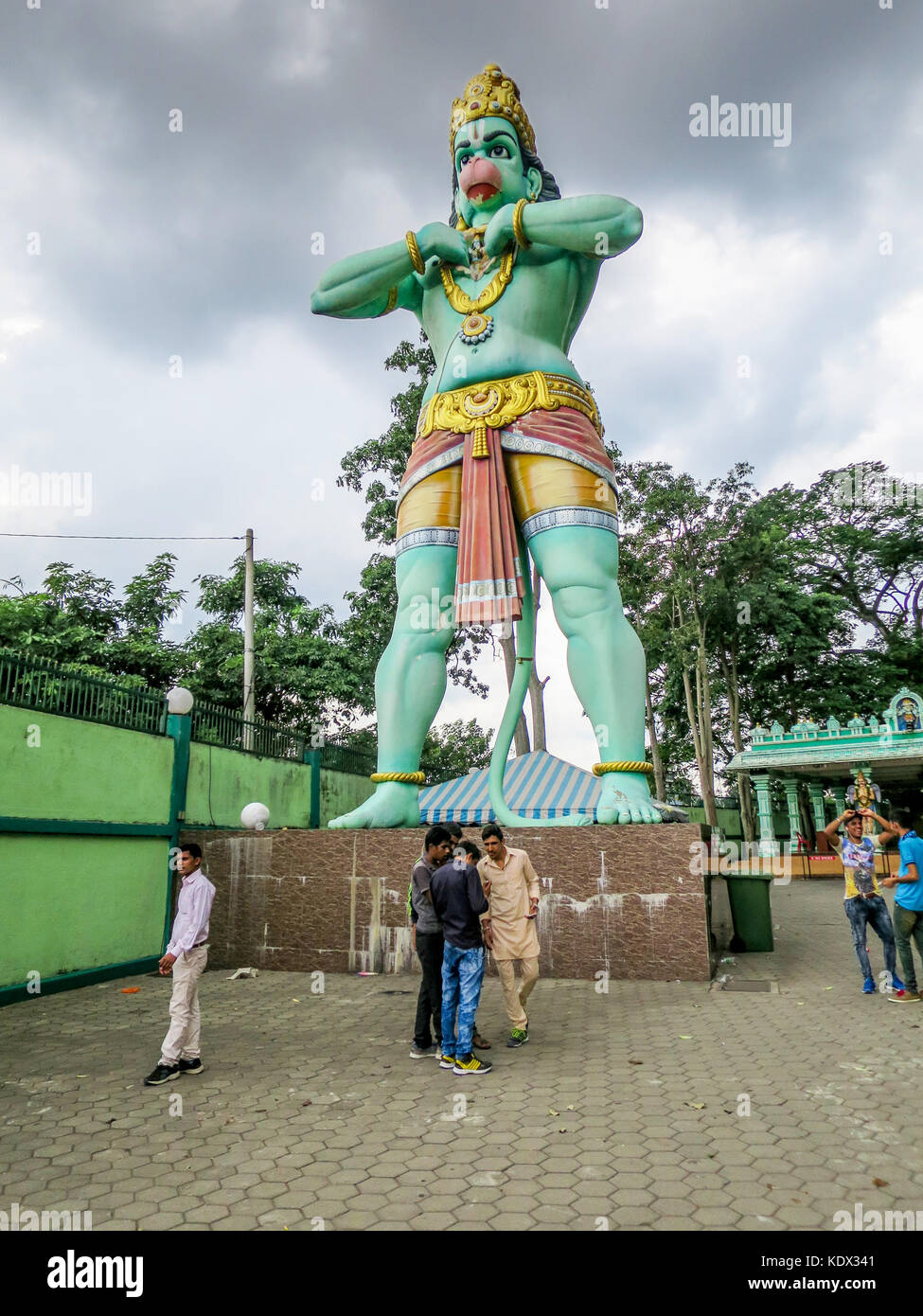Herr Hanuman, Anhänger und Adjutant von Lord Rama, genannt der Affe Gottes ist ein 50" Statue am Eingang des Ramayana Höhle, Teil der Batu Höhlen Komplexe Stockfoto