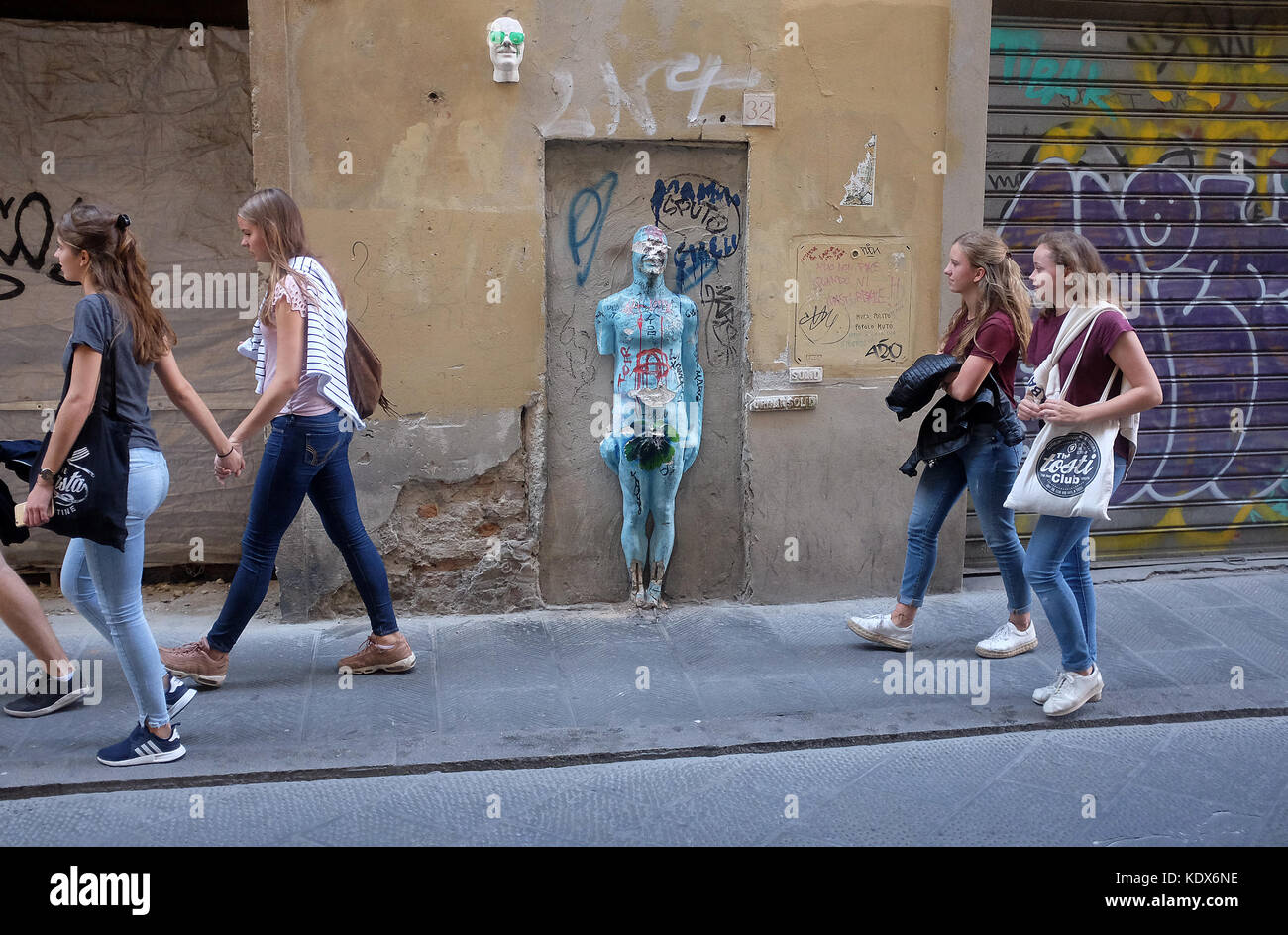 Gestaltungsarbeit auf die Straßen von Florenz, Italien. Stockfoto