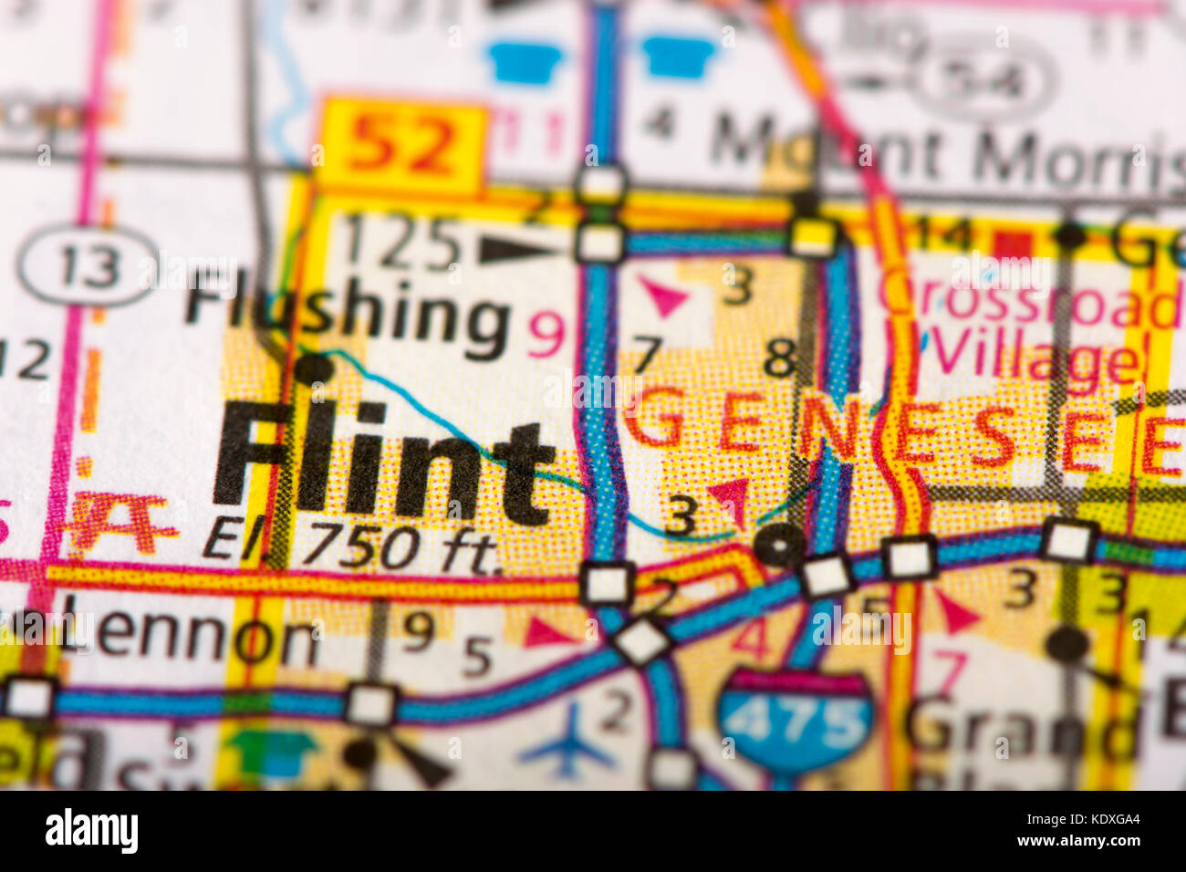 Nahaufnahme von Flint, Michigan auf einer Straßenkarte der Vereinigten Staaten. Stockfoto