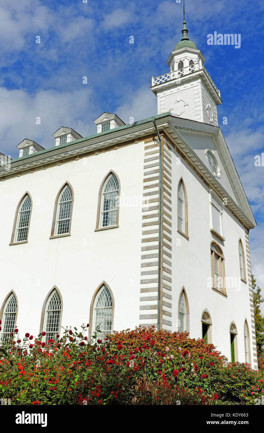 Der Kirtland Temple, ein nationales historisches Wahrzeichen der USA in Kirtland Ohio, ist der erste Heilige Tempel des Letzten Tages, der noch immer als Mehrzweckanlage in Betrieb ist Stockfoto
