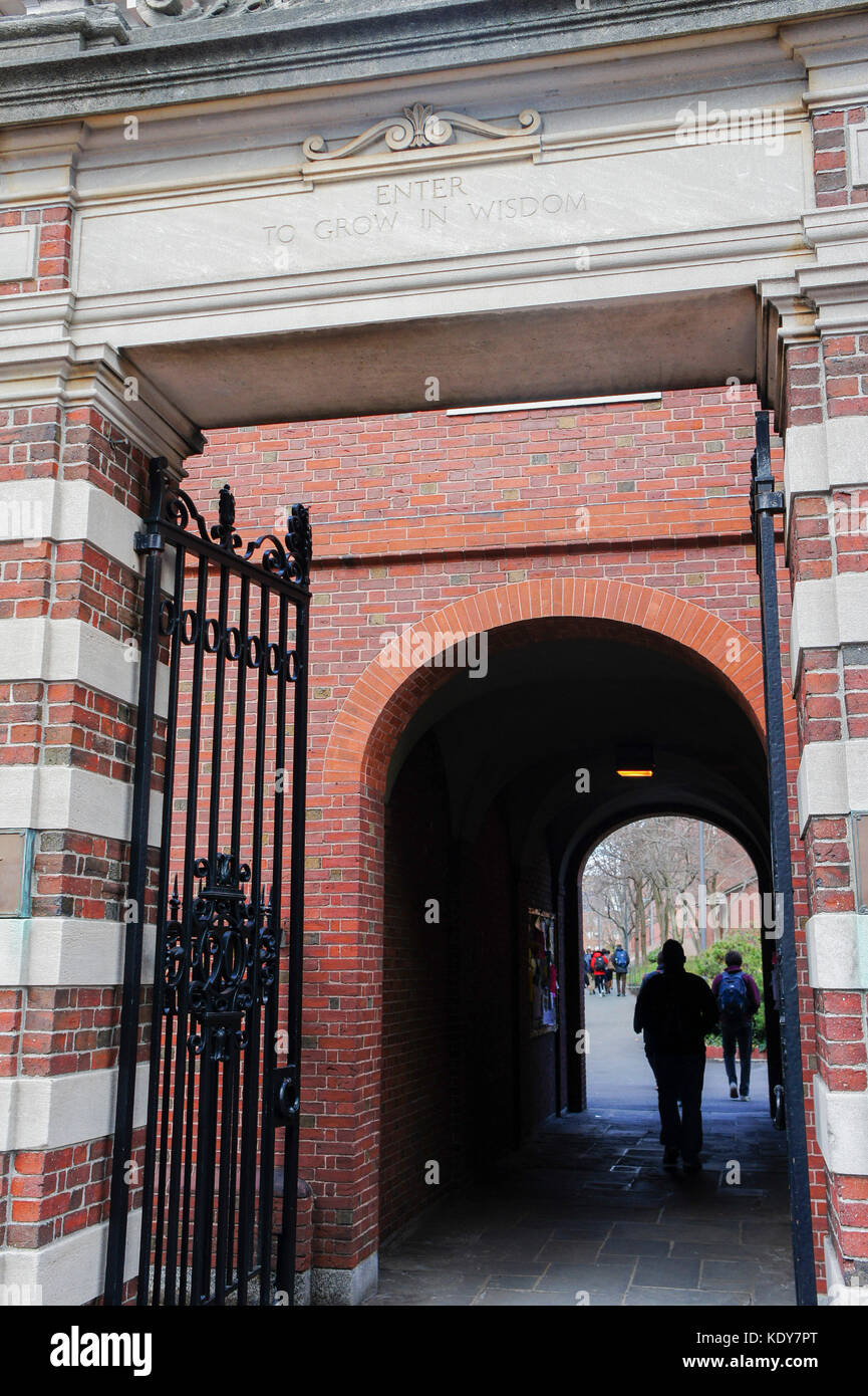 Harvard University Gate Stockfotos & Harvard University Gate Bilder - Alamy