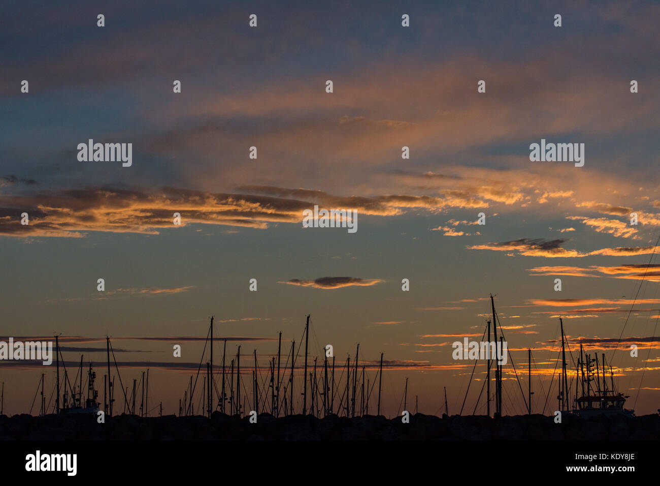 Sonnenuntergang über Boote marine in Portland, Dorset Stockfoto