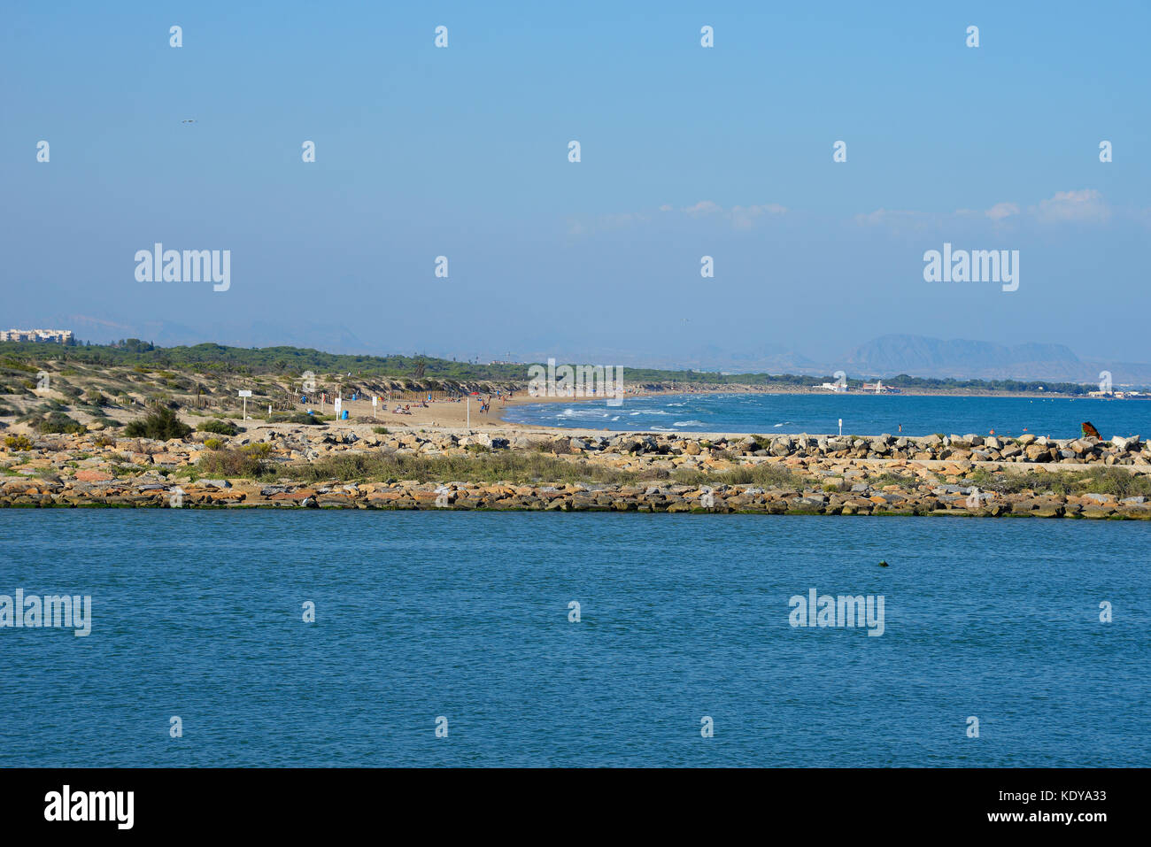 Mündung des Flusses Segura - gola del rio segura - in Guardamar del Segura am Mittelmeer, Alicante, Spanien Stockfoto