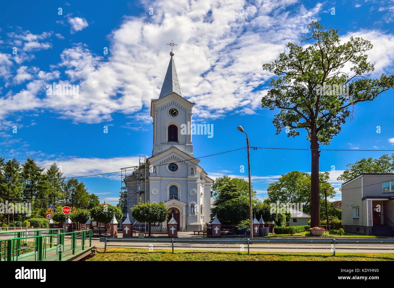 HECZNAROWICE, POLEN - 5. AUGUST 2017: Römisch-katholische Kirche St. Urban in Hecznarowice, Polen. Stockfoto