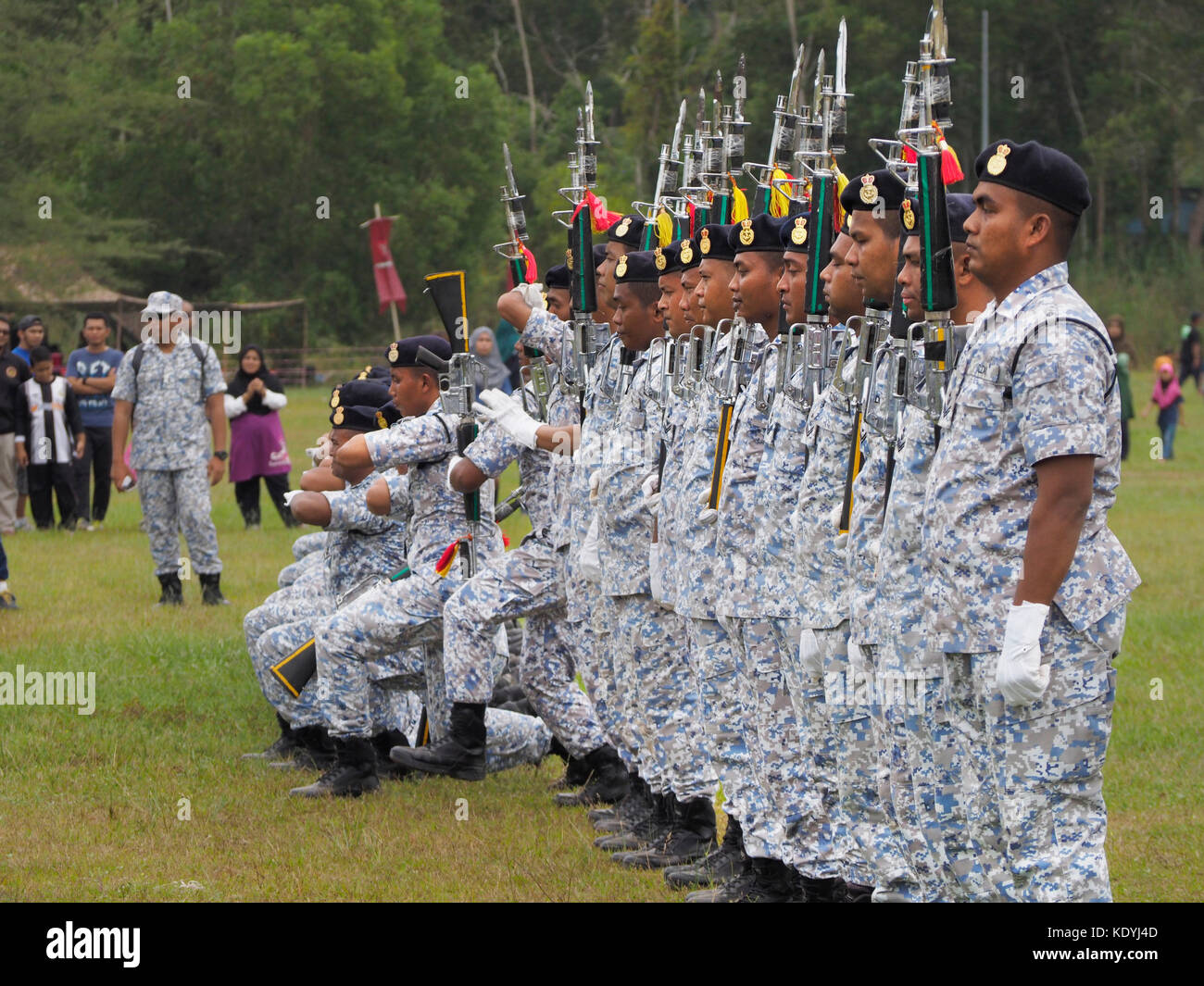 Silent bohren Ausstellung von Royal Malaysian Navy team von lumut Basis in Malaysia. Stockfoto