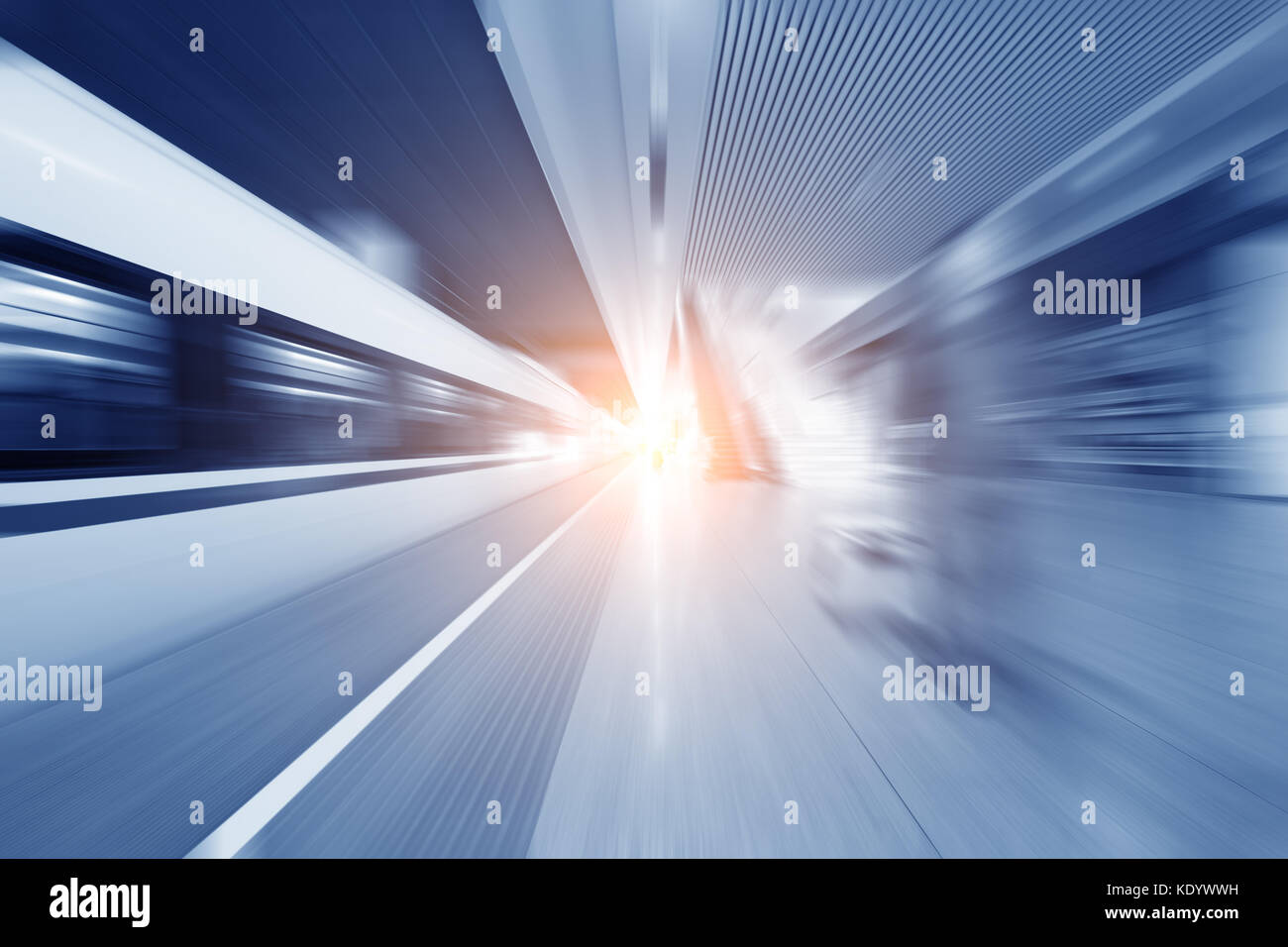 Super schlanke Hochgeschwindigkeitszuges Bahnhof Tunnel mit Motion Light Effect Hintergrund realistische Posterdruck Vector Illustration Stockfoto