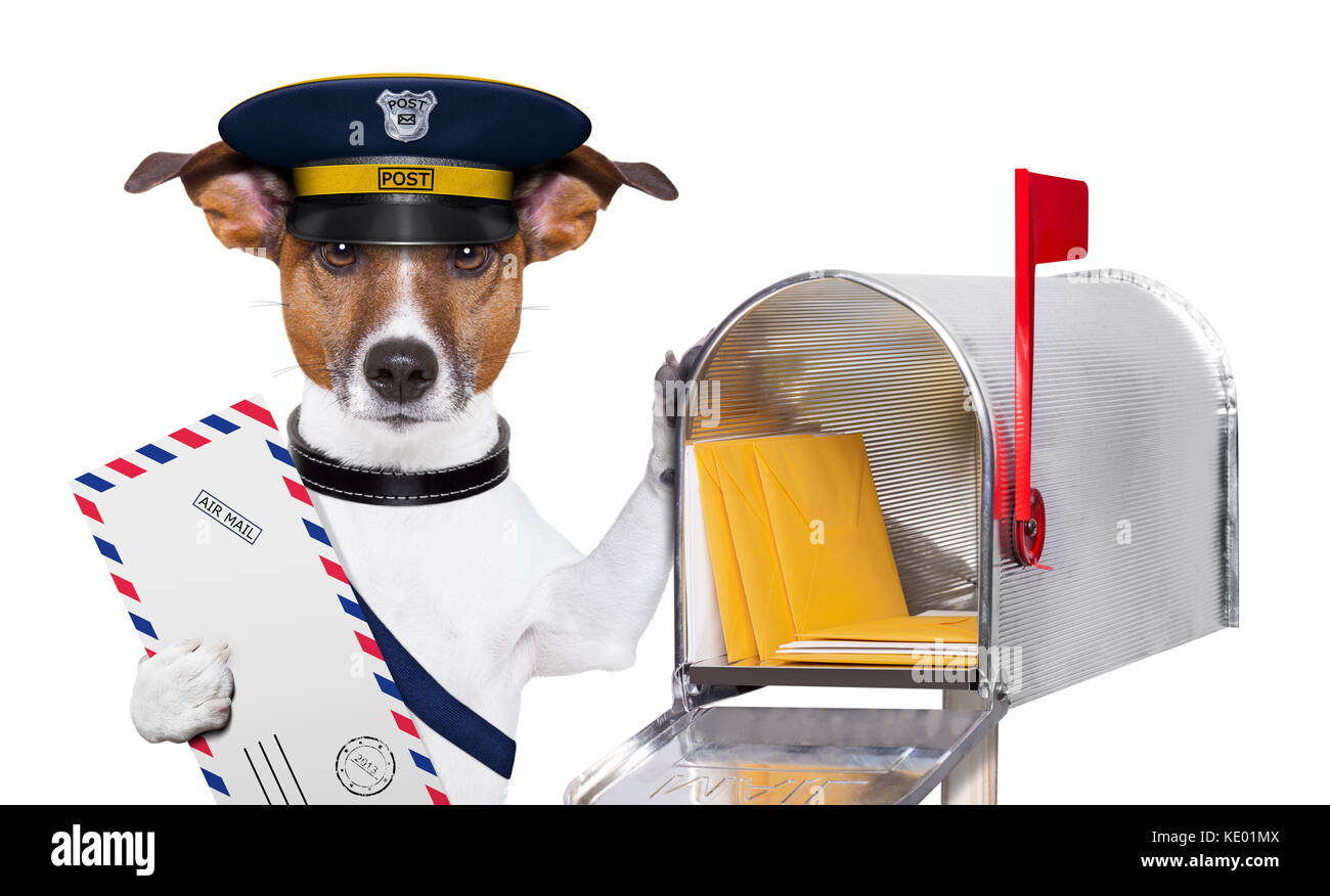 Postman mail Hund mit einem Air Mail schreiben und die mail box Stockfoto