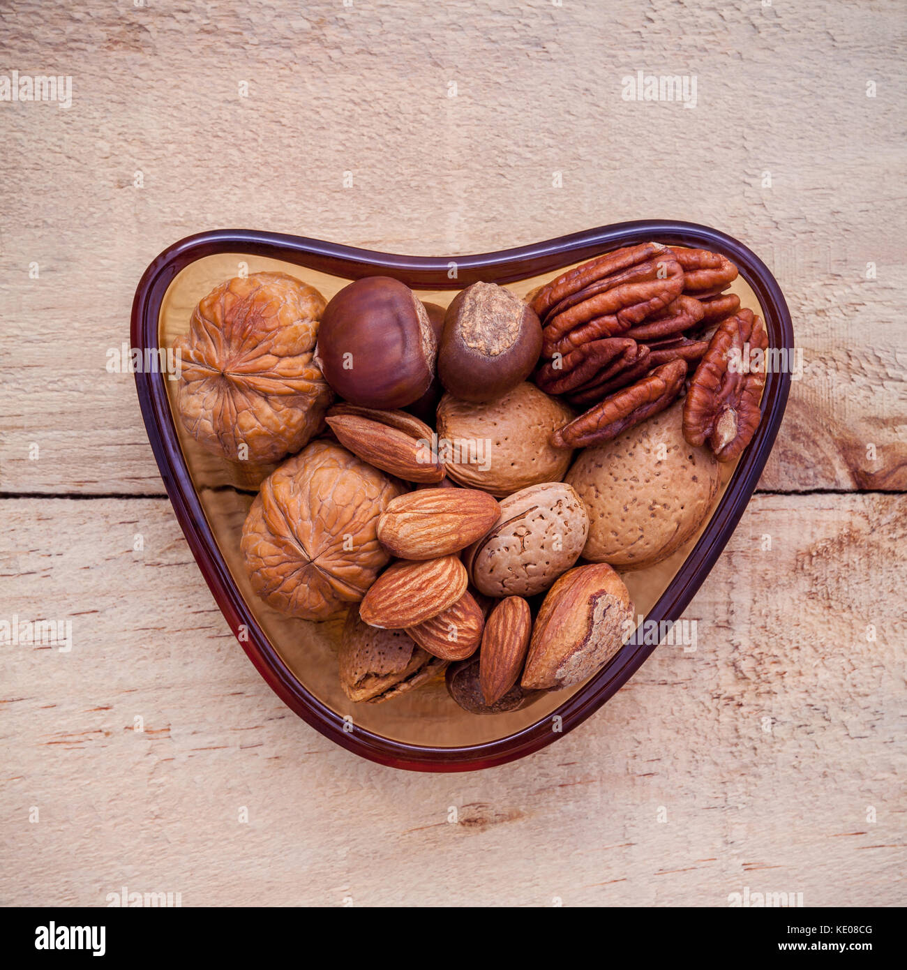 Auswahl essen Quellen von Omega 3 und ungesättigte Fette. super Essen hohen Vitamin E und Ballaststoffe für gesundes Essen. Mandel, Pecan, Haselnüsse und Wal Stockfoto