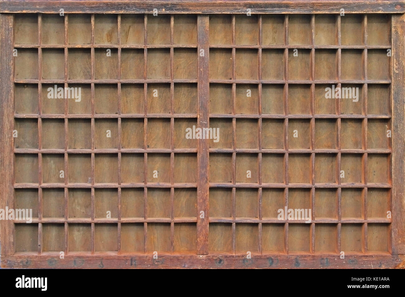 Grunge alten hölzernen Braun leere Regale Regal Stockfoto