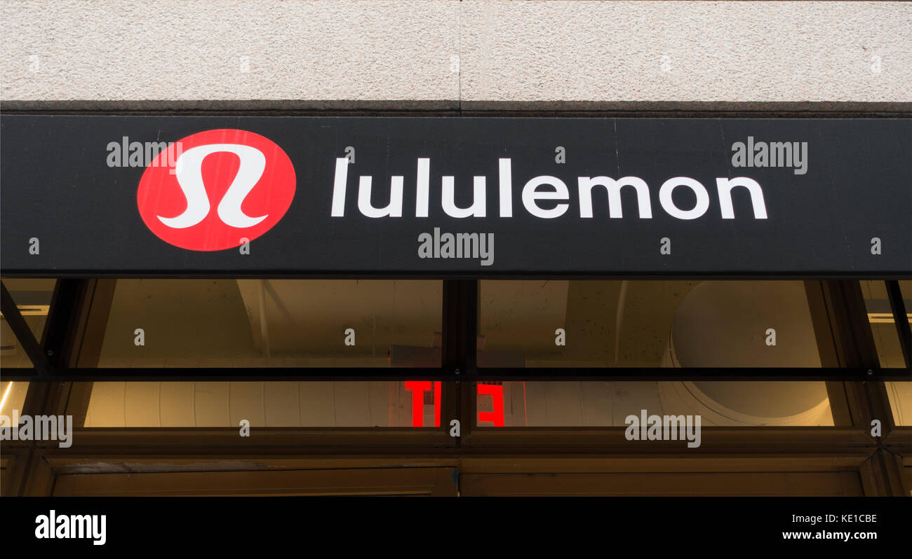 Lululemon Sportbekleidungsunternehmen unterzeichnet in Manhattan NYC Stockfoto
