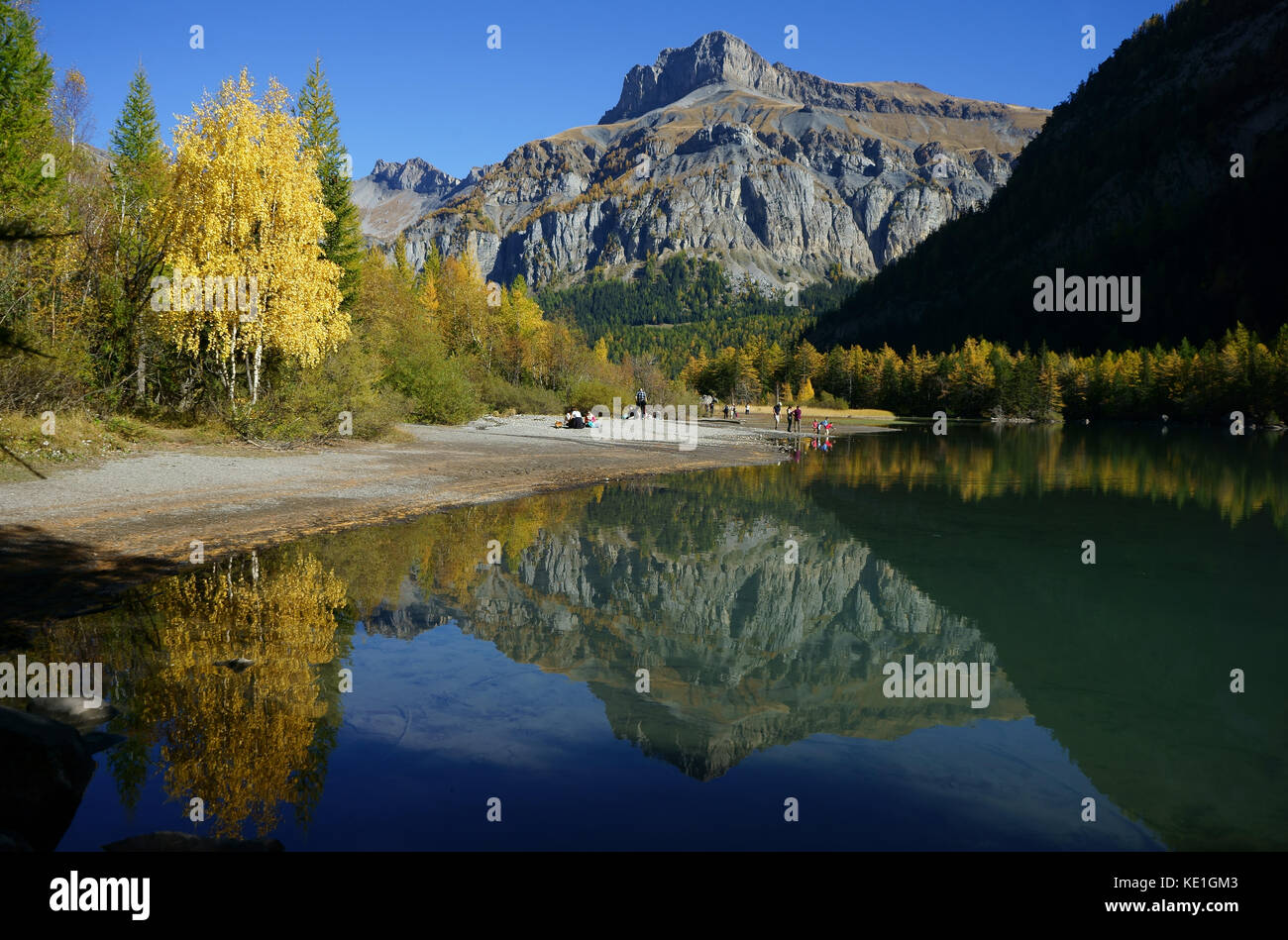 Herbst Farben am Lac Derborence, Wallis, Schweiz Stockfoto