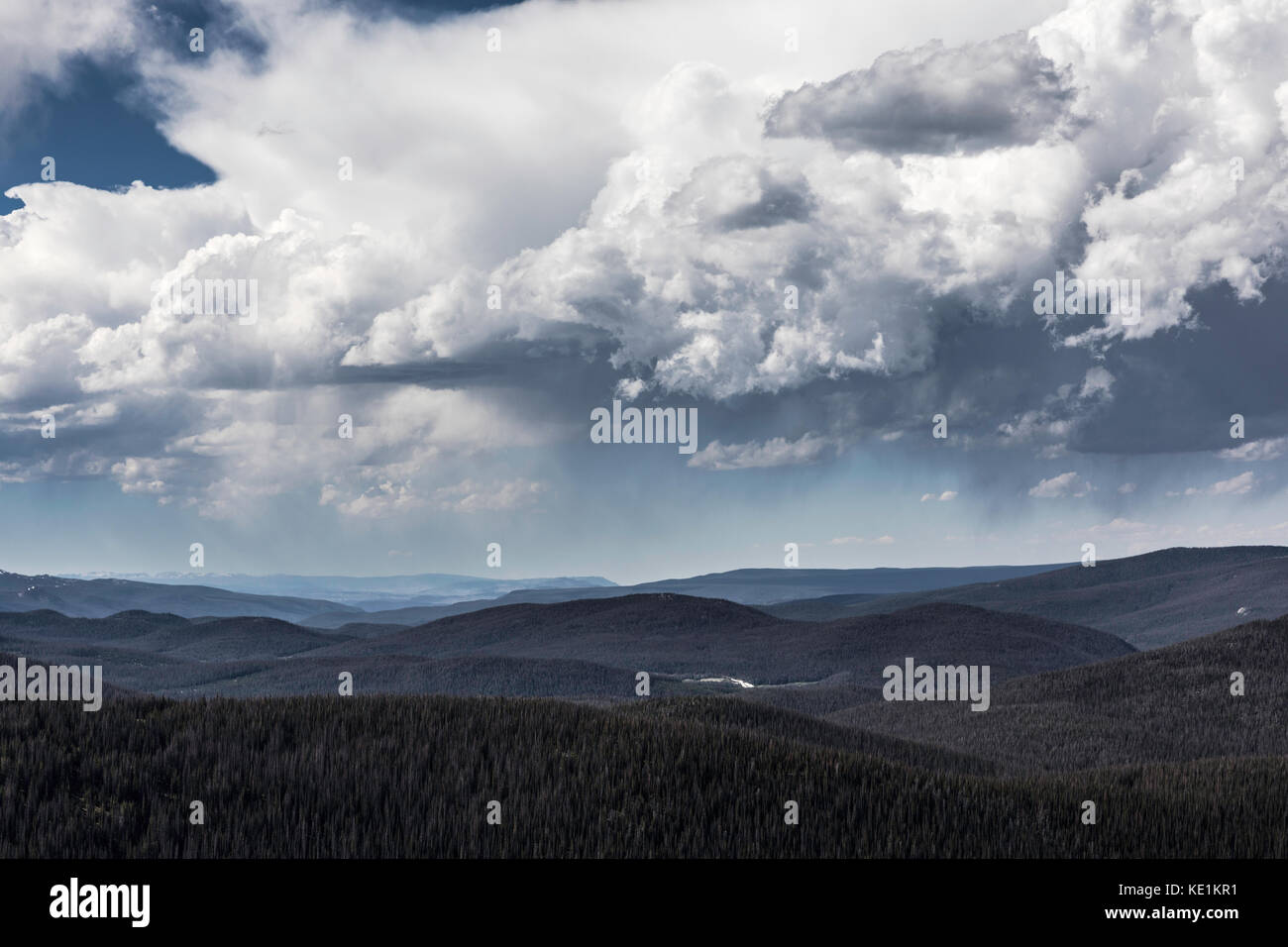 Dramatische Himmel über die Ausläufer der Rocky Mountains, Colorado, USA Stockfoto