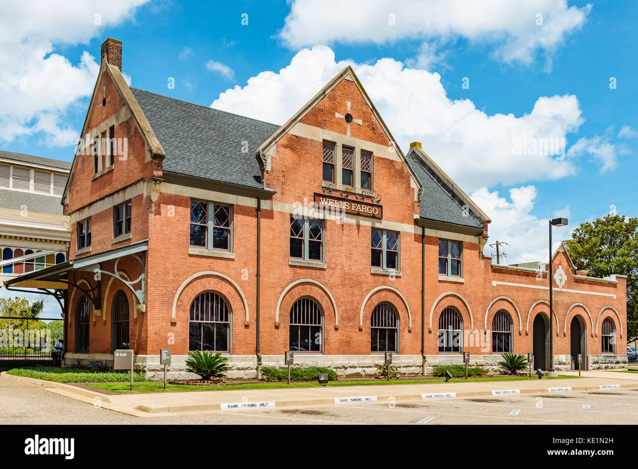 Die Wells Fargo Bank Gebäudes in der Innenstadt von Montgomery, Alabama USA. Stockfoto