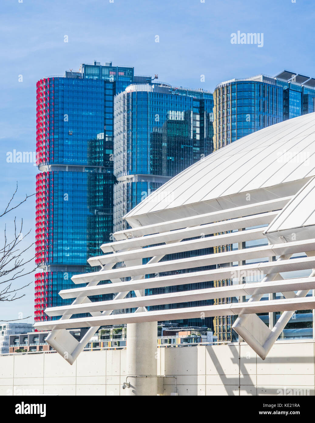 Australien, New South Wales, Sydney, Darling Harbour, Detail Der vaultetd Formen der Australian National Maritime Museum vor dem Hintergrund der t Stockfoto