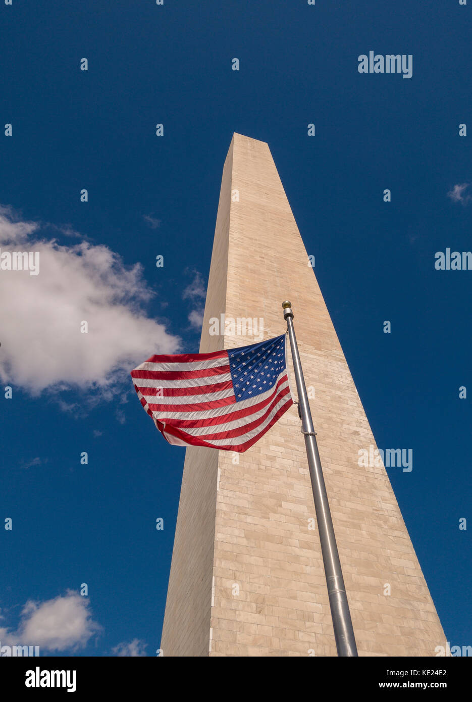 Washington, Dc, USA - american flag am Washington Monument. Stockfoto