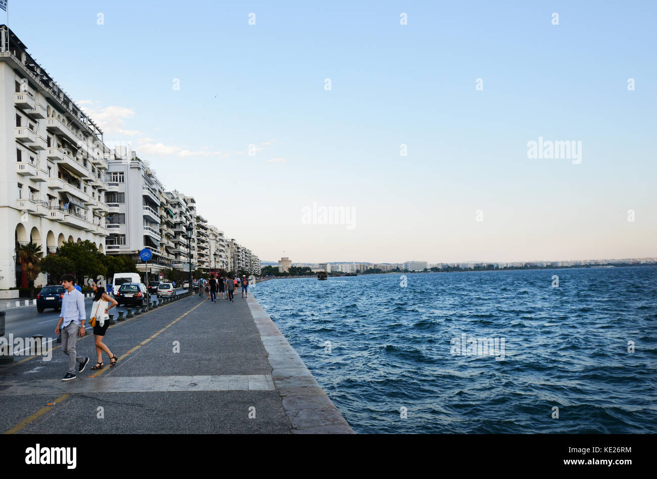Die Promenade entlang der Uferpromenade von Thessaloniki. Stockfoto