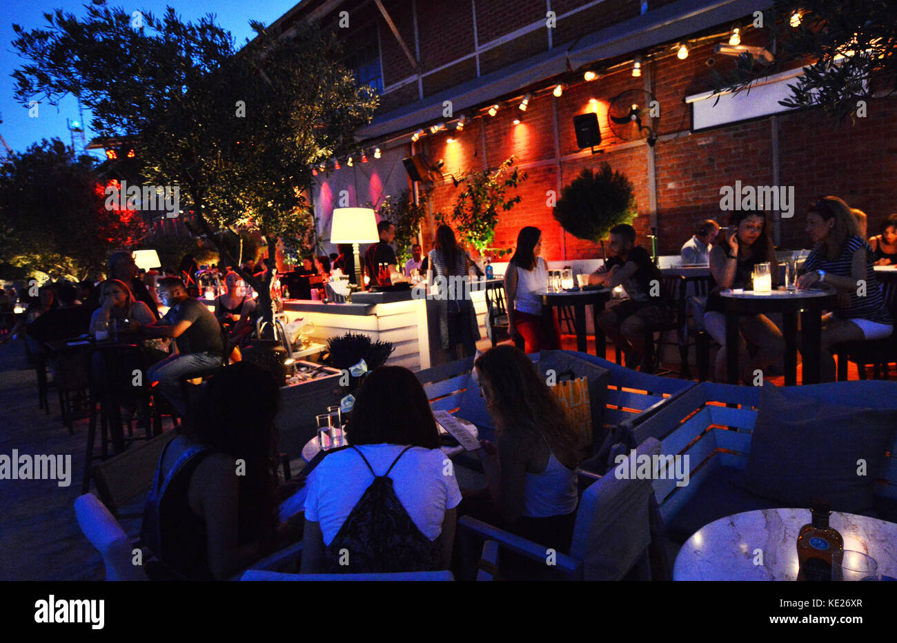 Die lebendige Küche Bar im Hafen von Thessaloniki. Stockfoto