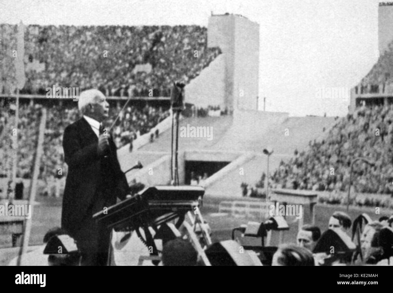 Richard Strauss Durchführung seine olympische Hymne zu den Olympischen Spielen 1936, Berlin, Deutschland, 1. August 1936. Deutsche Komponist und Dirigent. 11. Juni 1864 - 8. September 1949. Stockfoto