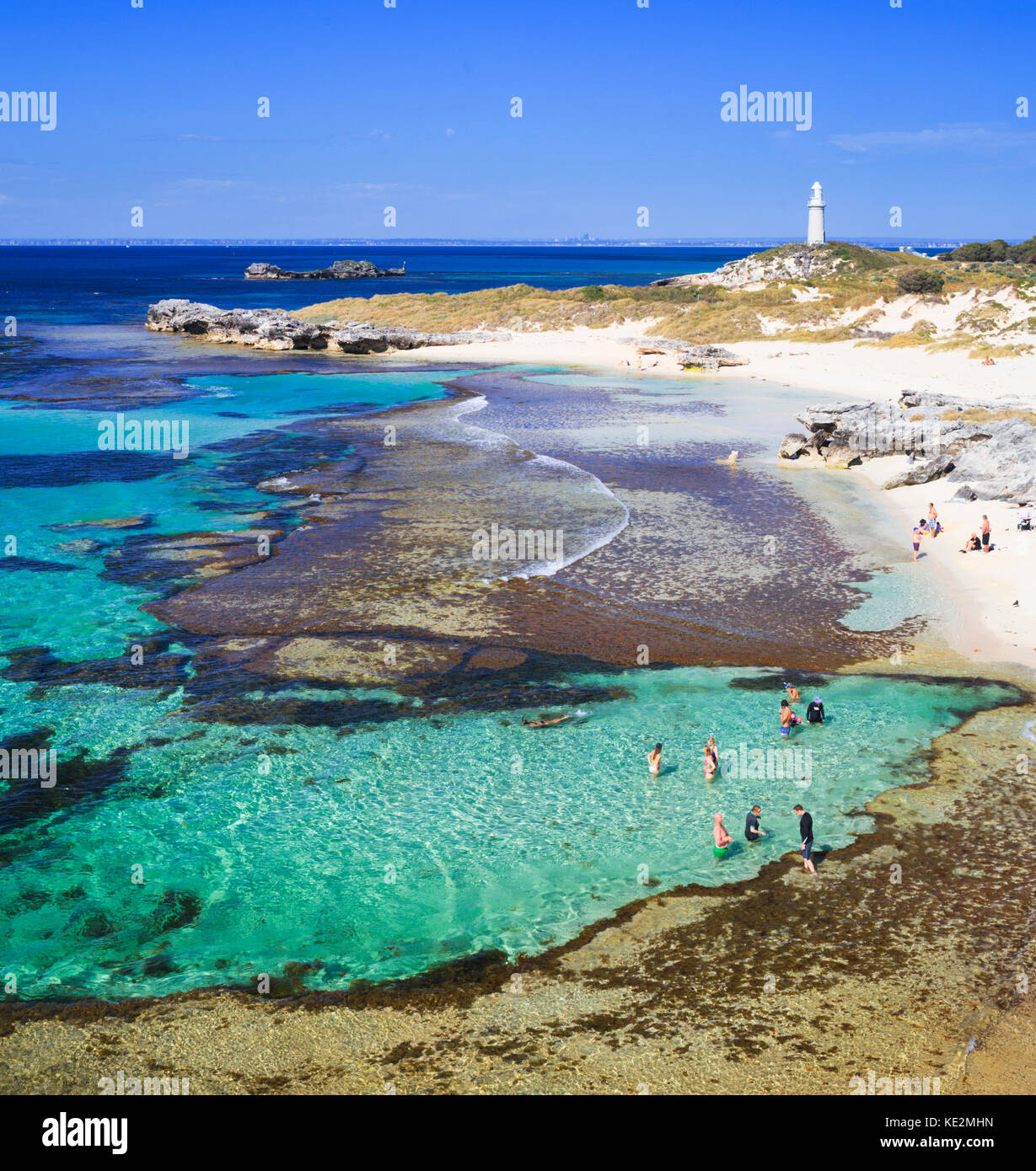 Perth, Australien. Das Becken Strand von Rottnest Island an einem schönen sonnigen Tag. Rottnest Island Stockfoto