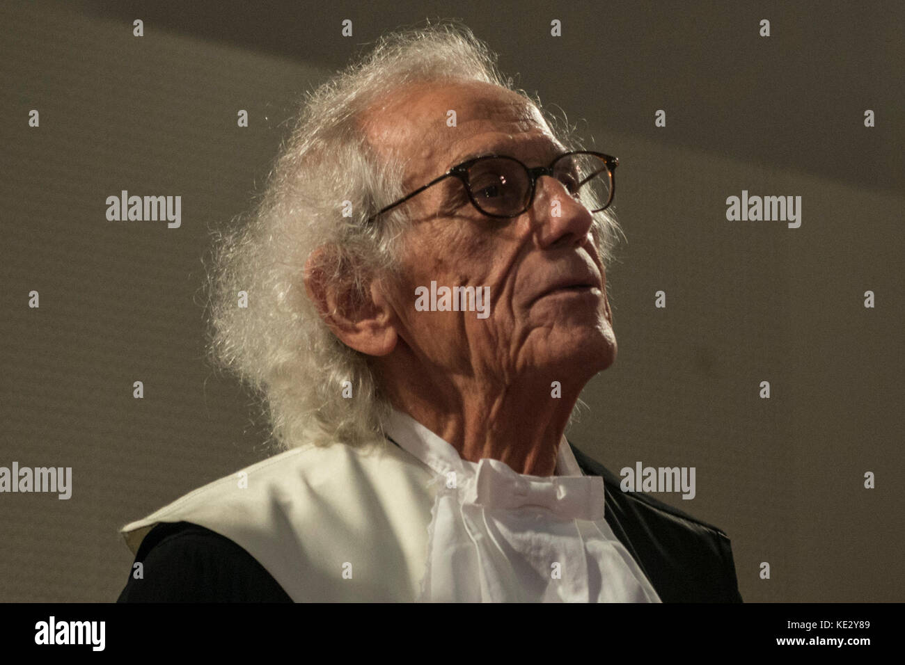Turin, Italien-17 Oktober 2017: christo Künstler erhält die Lieferung von honris Grad von cavalerizza in Turin Stockfoto