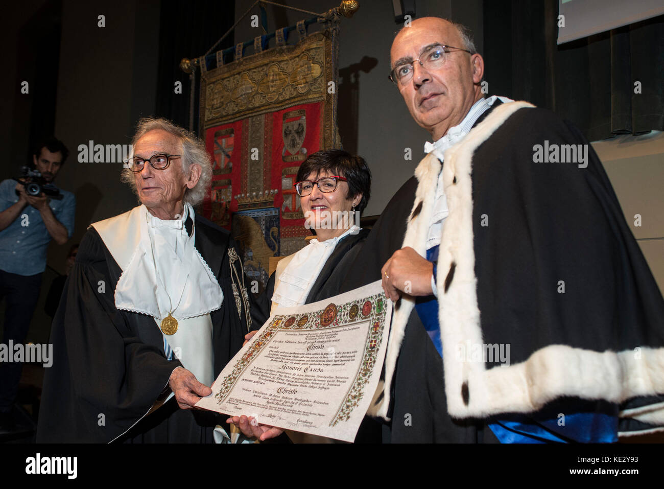 Turin, Italien-17 Oktober 2017: christo Künstler erhält die Lieferung von honris Grad von cavalerizza in Turin Stockfoto