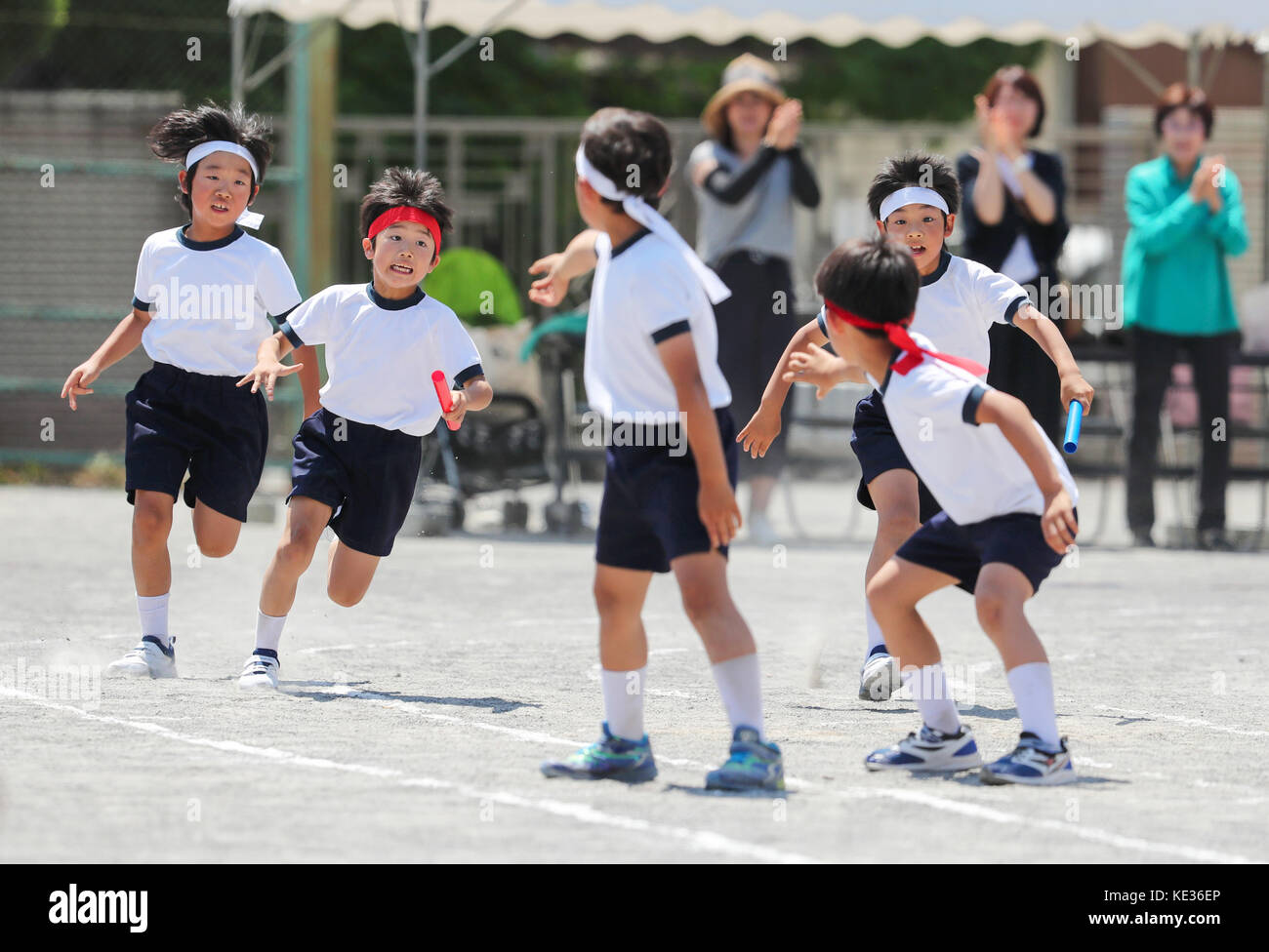 Japanische Kinder während der Tag des Sports Stockfoto