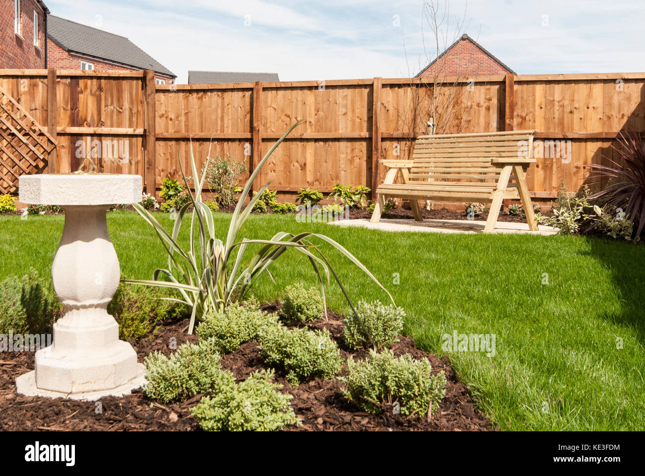 Neubau garten -Fotos und -Bildmaterial in hoher Auflösung – Alamy