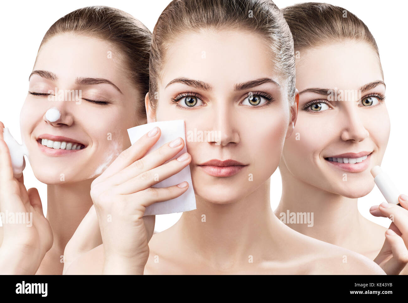 Junge Frau reinigt die Haut mit Schaum und Servietten Stockfoto