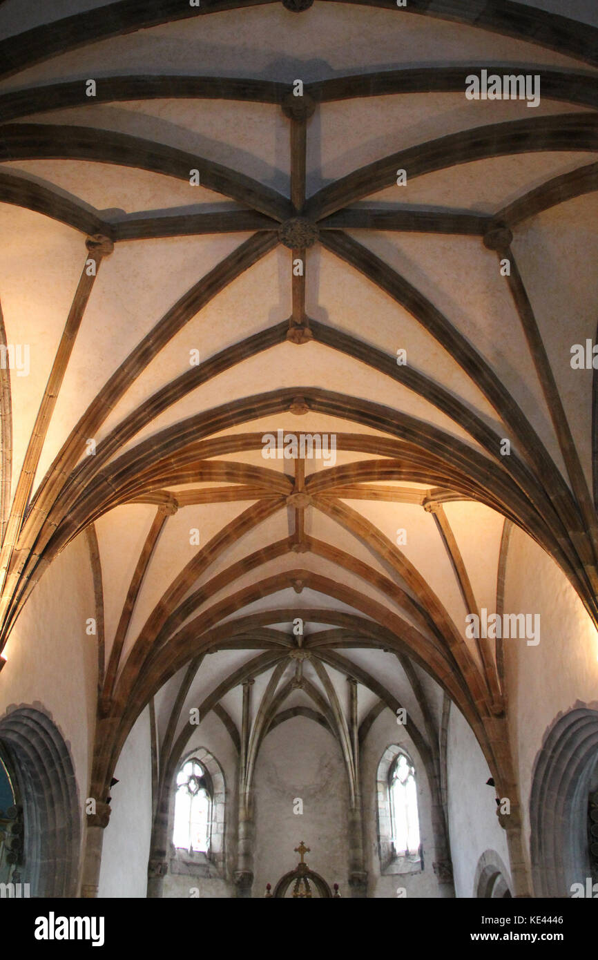 Kirche Saint-Vivien in Bielle (Frankreich). Stockfoto