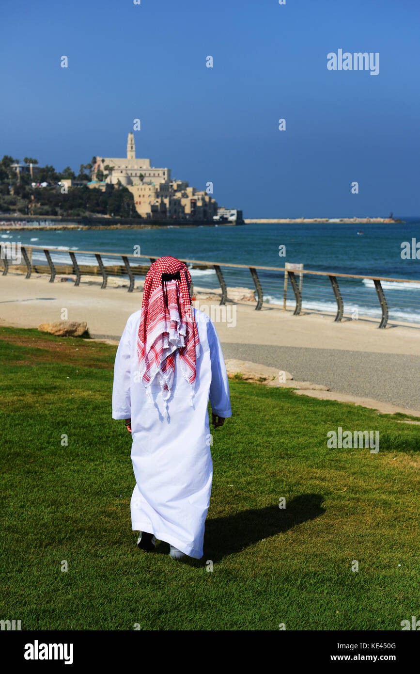 Ein arabischer Mann Besuch in Jaffa. Stockfoto