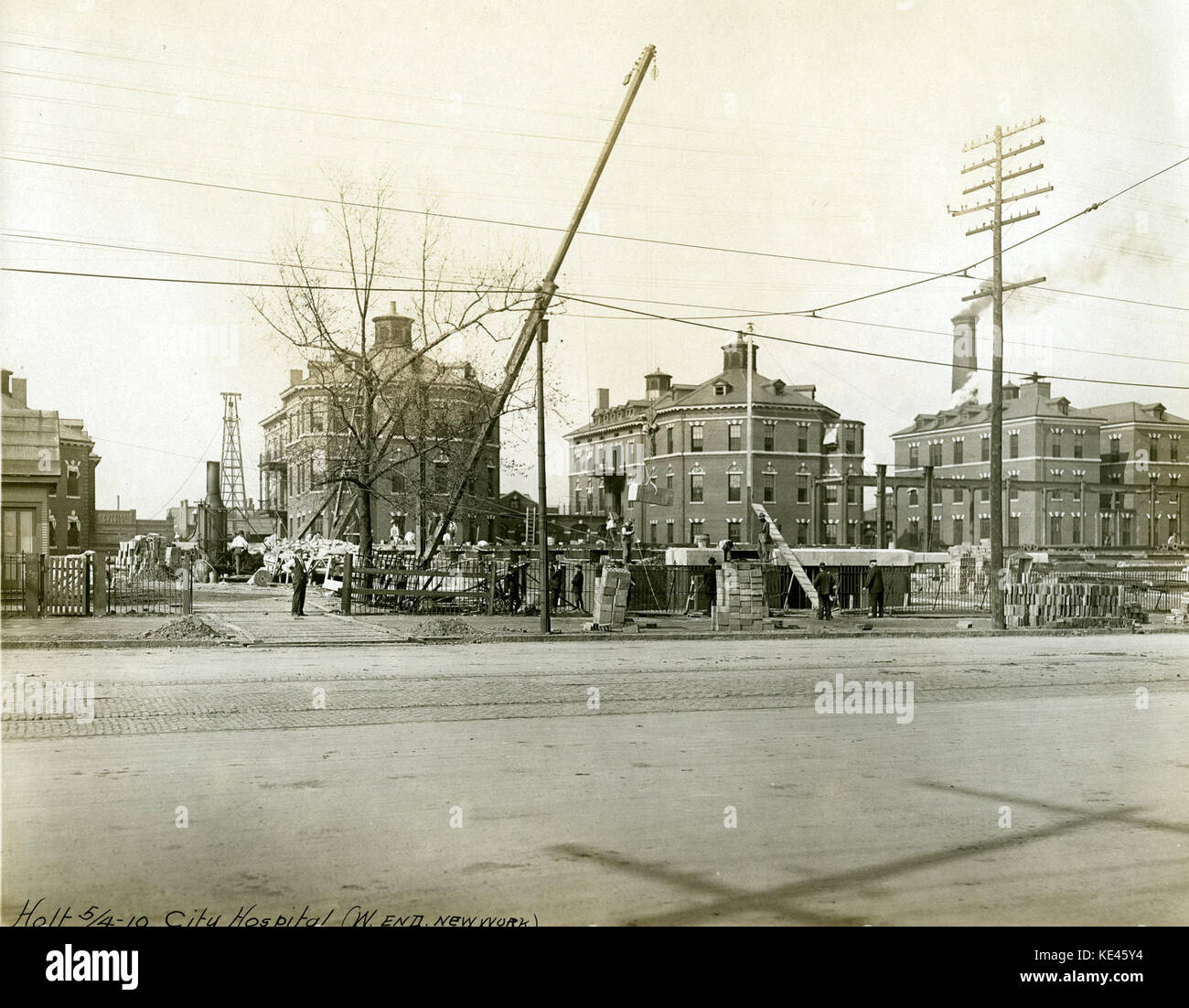 Blick auf die Stadt Krankenhaus während der Bau einer weiteren Stockfoto
