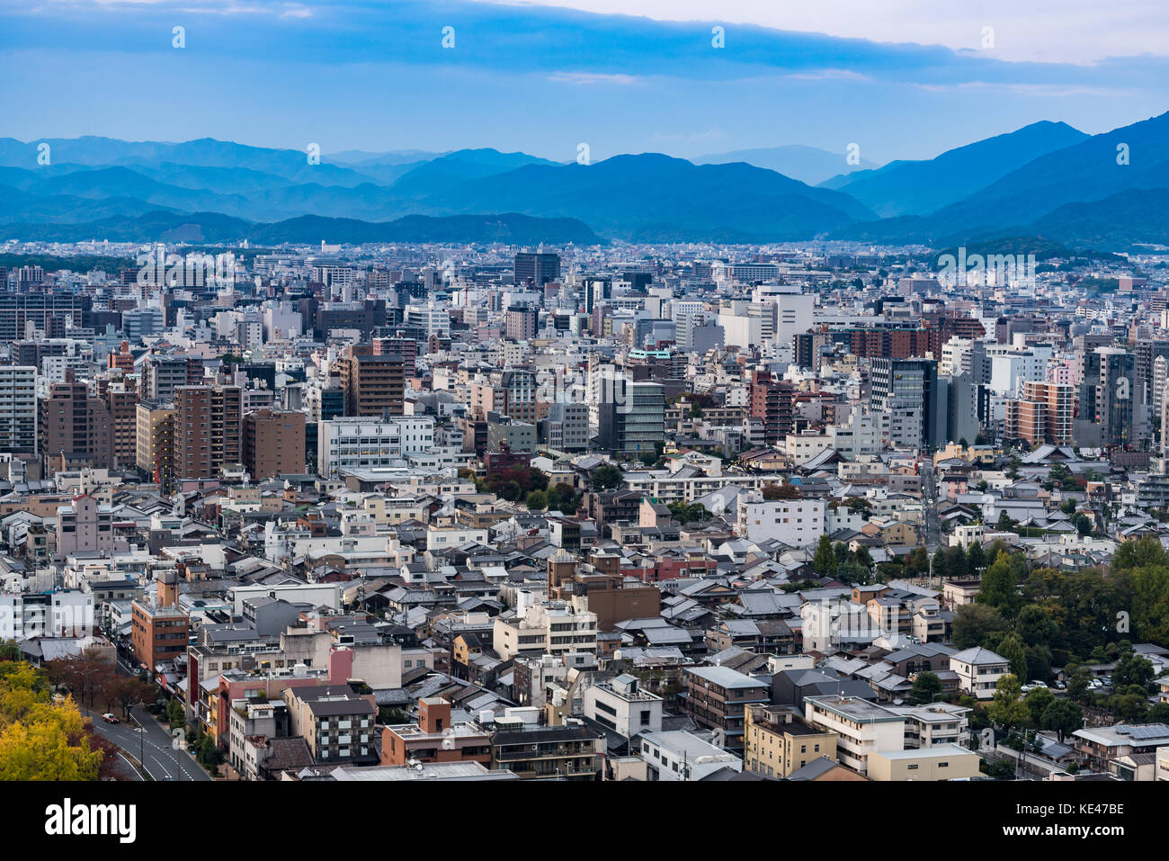 Luftaufnahme der Stadt Kyoto, Japan, in der Dämmerung Stockfoto