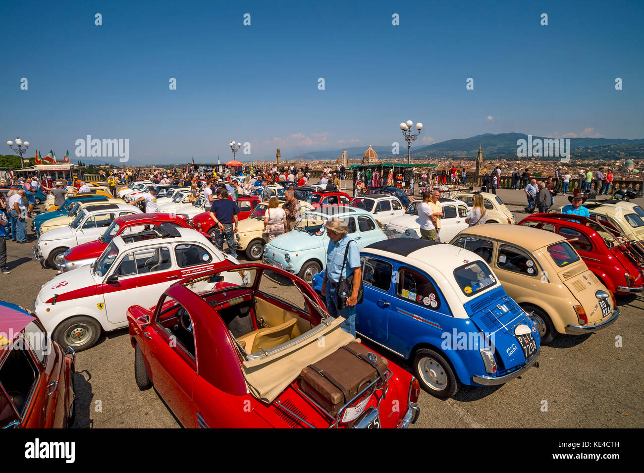 Europa, Italien, Toskana, Italien, Fiat 500, altes Auto, Oldtimer, Abarth, Farben, Rallye Stockfoto
