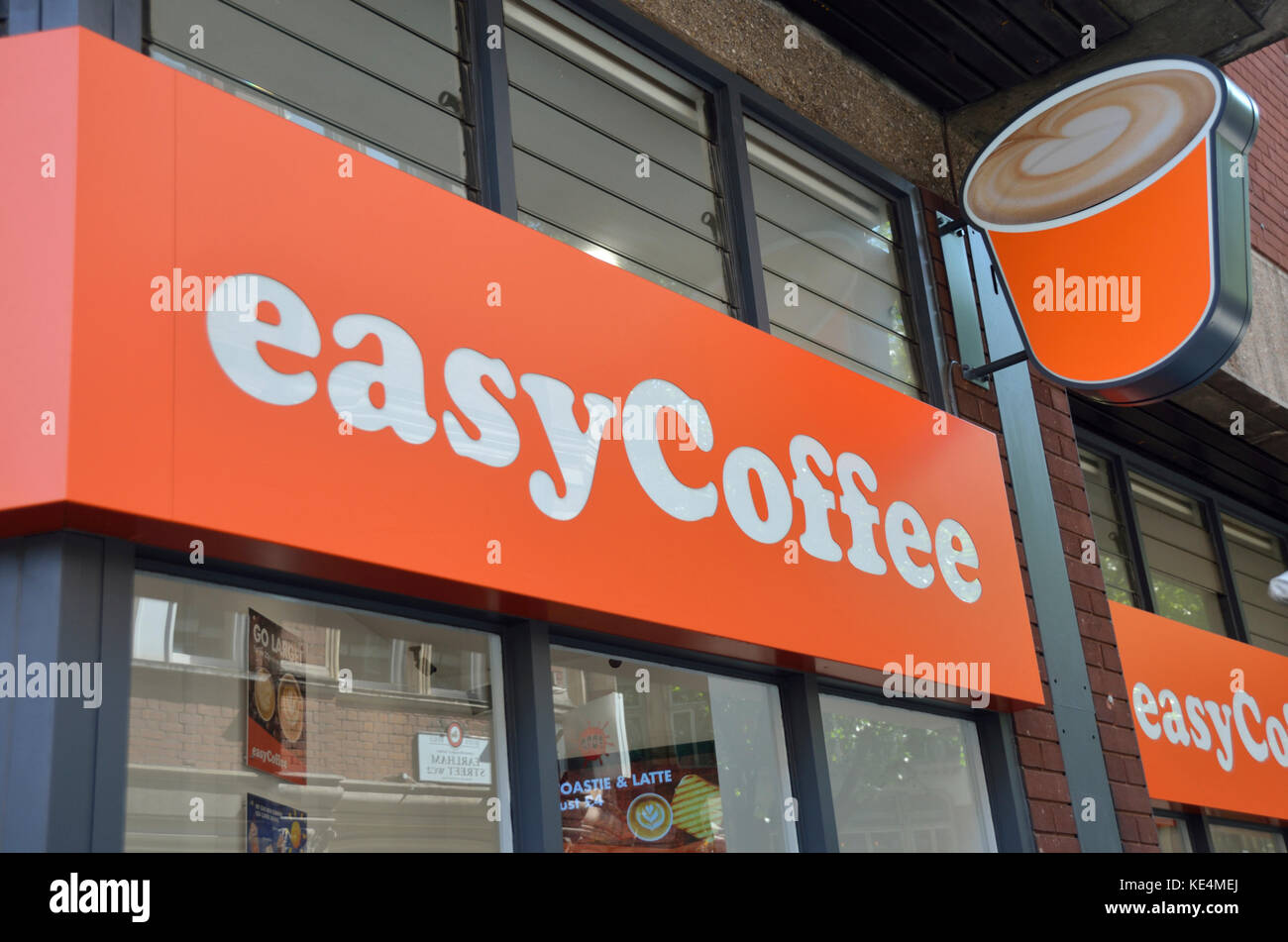 Easycoffee cafe Exterieur, London, UK. Stockfoto
